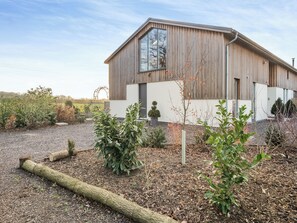 Exterior - 1 bedroom accommodation in Shotesham All Saints (Shotesham All Saints)