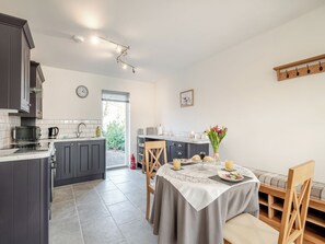 Private kitchen - 1 bedroom accommodation in Shotesham All Saints (Shotesham All Saints)