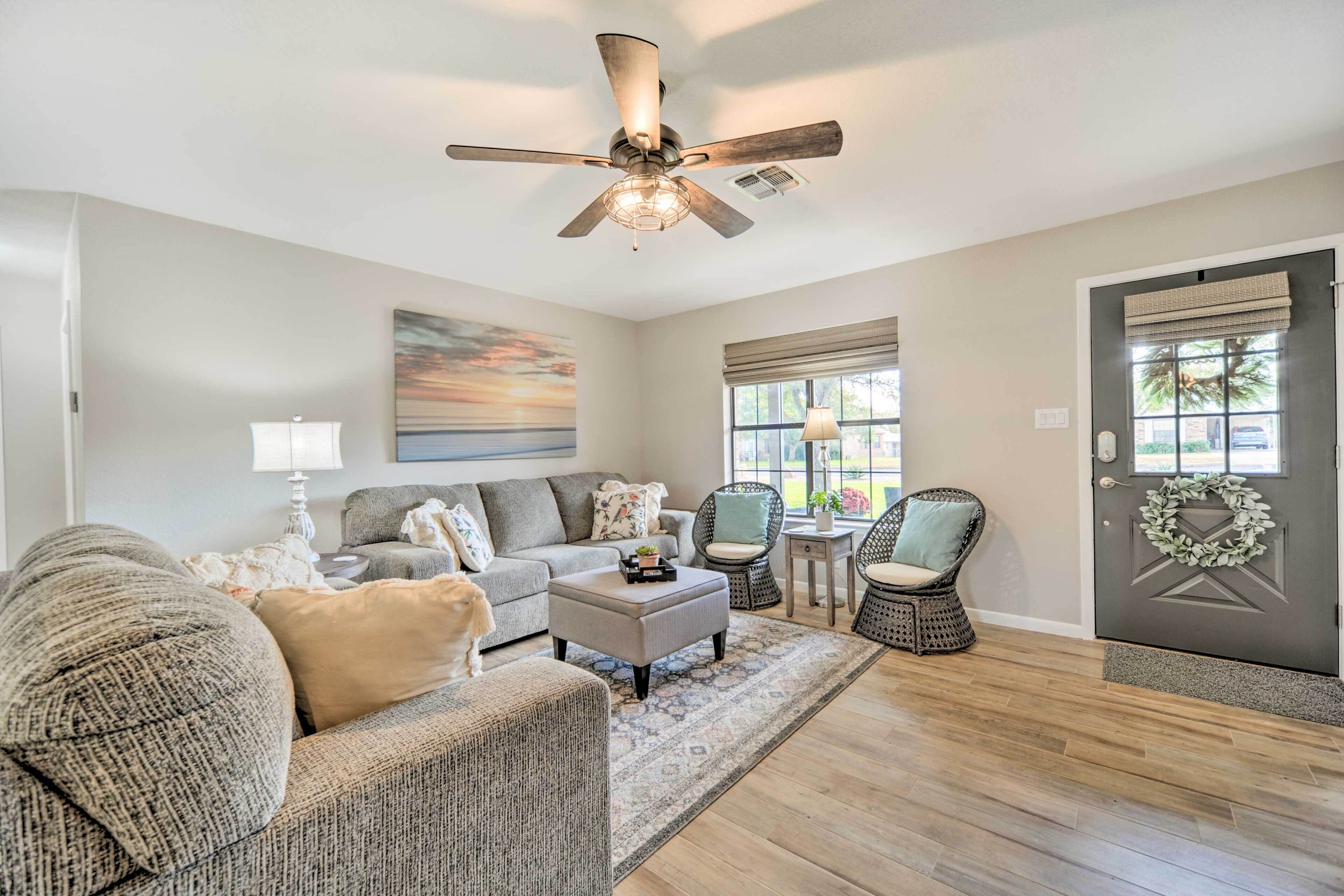 Fredericksburg Home w/ Hot Tub - 1 Mi to Dtwn
