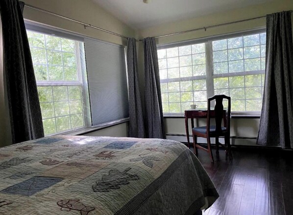 5 bedrooms, free WiFi, bed sheets