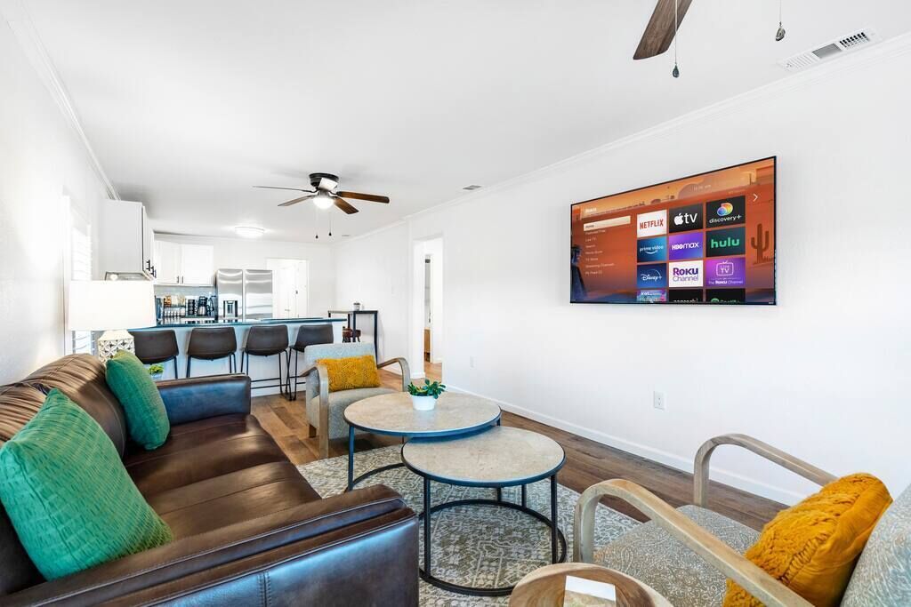 Silos and Stadium! Family Oasis Awaits, minutes from Baylor and Magnolia