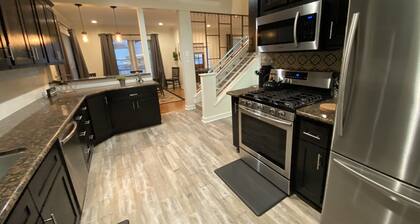 Downtown Hot Springs and Bathhouse Row!! Minutes from all amenities!!