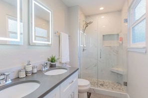 Bathtub, hair dryer, towels