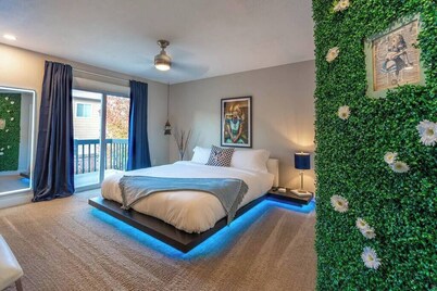 Hot Tub | 2 King Beds | BBQ | Hiking | Fire Pit