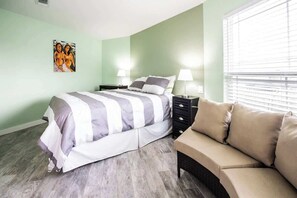 2 chambres, fer et planche à repasser, Wi-Fi, draps fournis