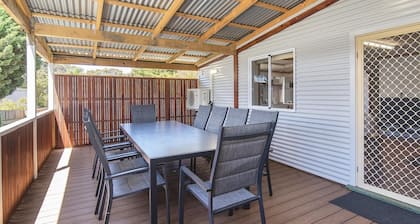 Riverscape Cottage No.5 - Riverscape - unit 5 with views over the Blackwood River and cosy fire place