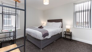 Apartment, 2 Bedrooms | Soundproofing, bed sheets - Kings Court (Blackpool)