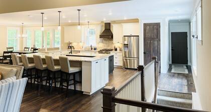 Golfers and Skiers Delight! Amenities galore in Boyne Mountain ski in/out fast!