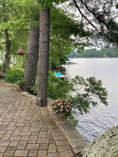 Fabulous Lake house with spectacular views