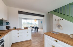 冰箱、微波炉、烤箱、洗碗机