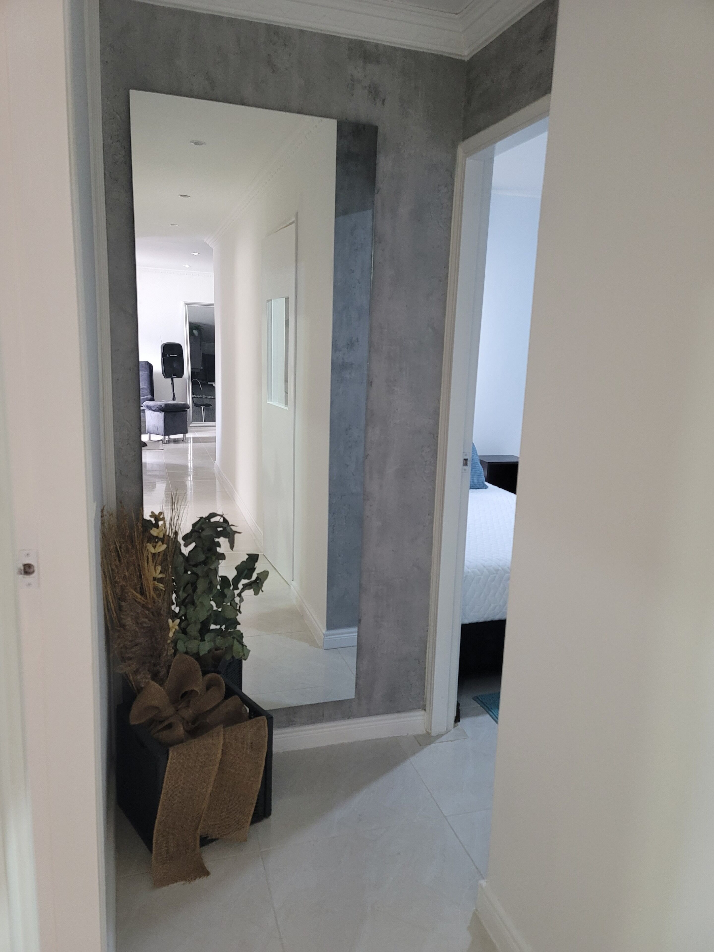 3 habitaciones, escritorio, tabla de planchar con plancha y wifi gratis 