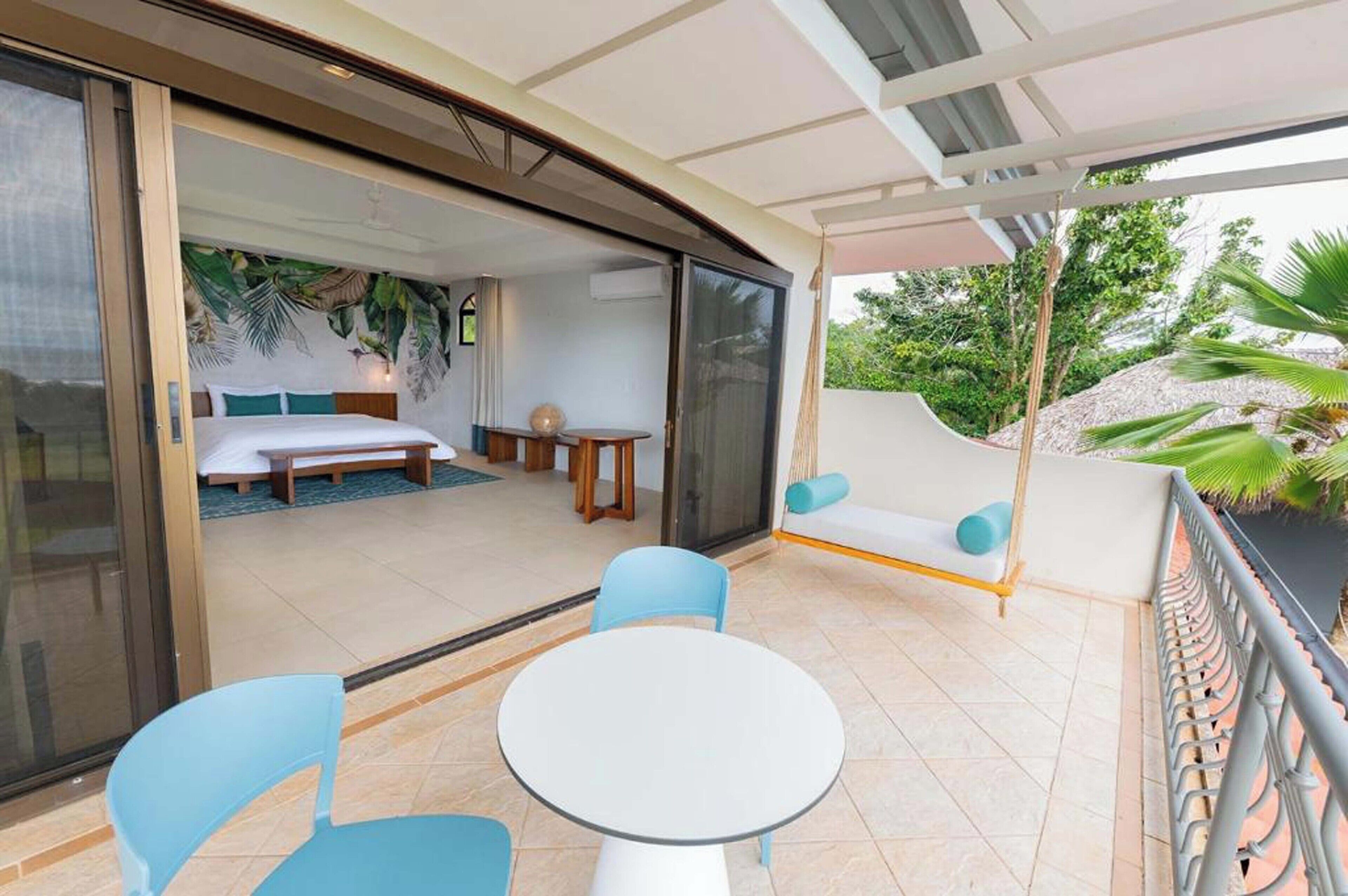 Ocean Suite with Jacuzzi | Balcon