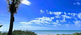 Casa Coquina - 3 BED 2 BATH - Steps to the Beach!