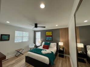 2 bedrooms, desk, iron/ironing board, free WiFi