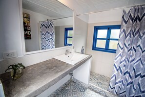 Shower, towels