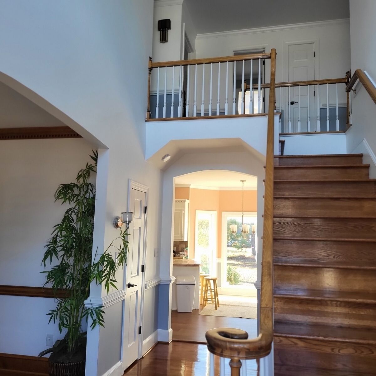 3 br/ 2 1/2 bath with Jacuzzi Tub in a cute, safe neighborhood!