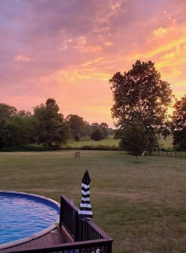 Beautiful farm stay apartment, rural Georgetown KY