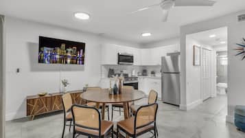 Deluxe Apartment, 2 Bedrooms, Kitchen | Private kitchen | Full-sized fridge, microwave, oven, stovetop