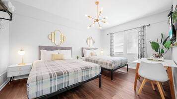 Deluxe-Studio, 2 Queen-Betten, Kochnische | Pillowtop-Betten, Bügeleisen/Bügelbrett, kostenloses WLAN, Bettwäsche