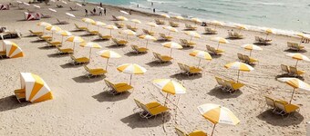 Nine20 Collins Apartments by Lowkl