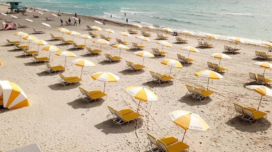 Nine20 Collins Apartments by Lowkl