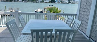 Wrightsville Beach Sound- Short walk to beach and restaurants