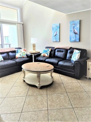 Smart TV - Beautiful Penthouse Style on Clearwater Beach (Clearwater)
