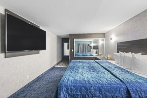Deluxe Room | Desk, free WiFi, bed sheets - Hotel Opus Bronx (Bronx)