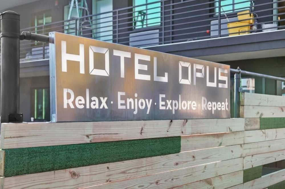 Hotel Opus Bronx