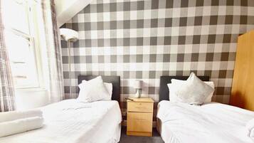 Chambre avec lits jumeaux | Wi-Fi, draps fournis