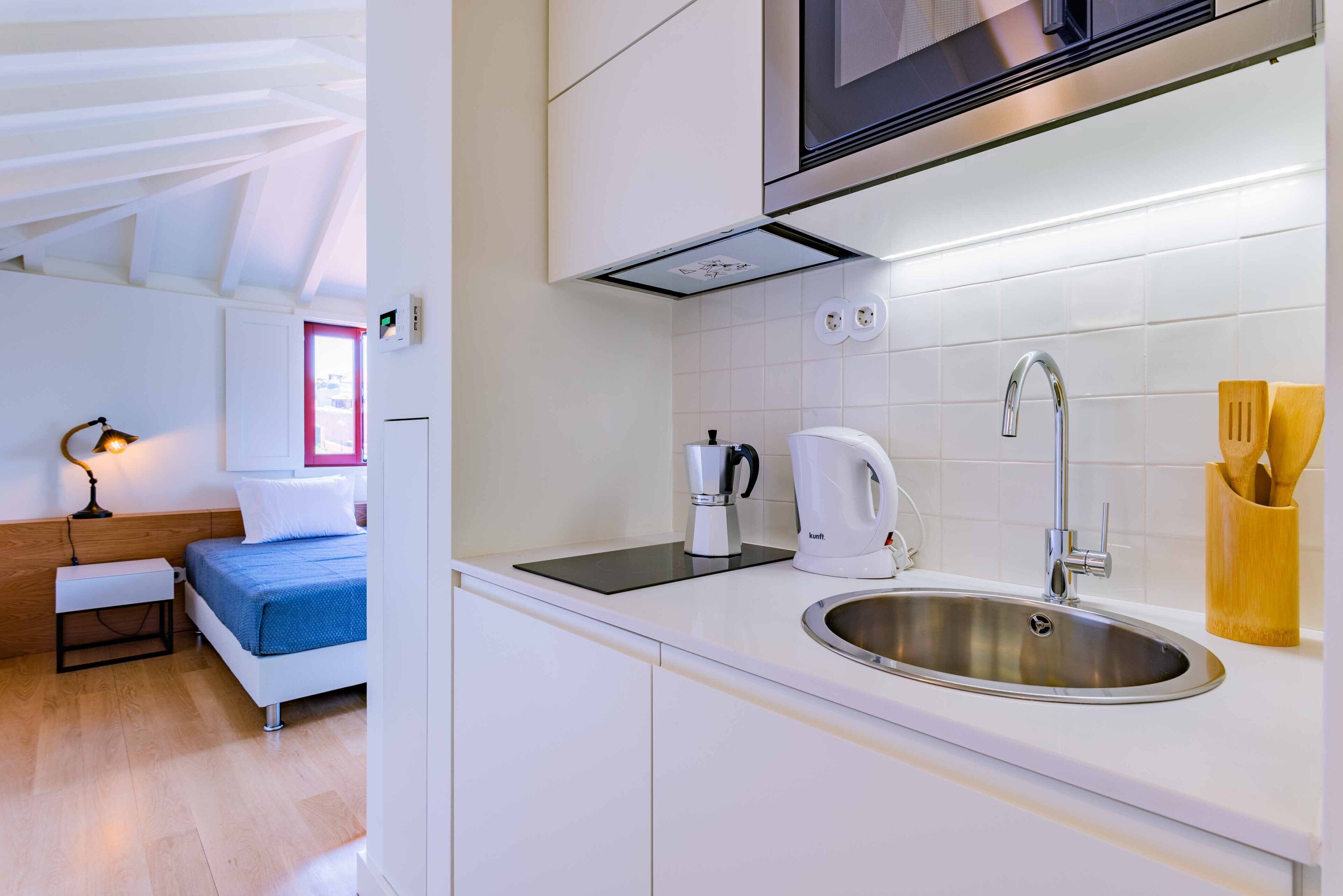 舒适复式房 | 私人厨房 | 冰箱、炉灶、茶具/咖啡用具、电热水壶