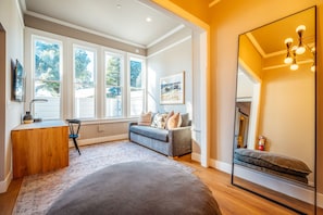 The Palmer | 1 bedroom, Frette Italian sheets, premium bedding, pillowtop beds