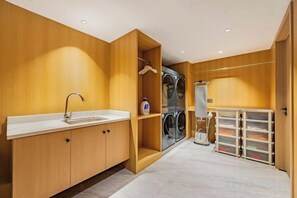 Unclassified image, 4 of 39, button - Zhenfeng Business Hotel (Ningbo)