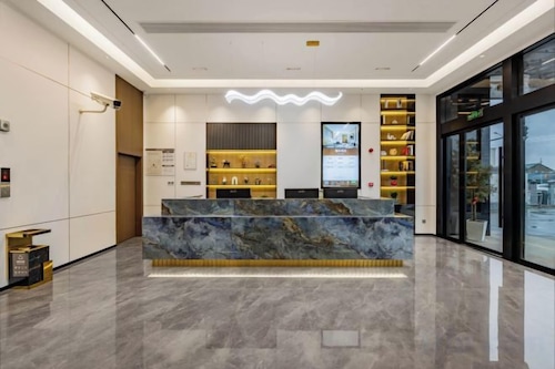 Zhenfeng Business Hotel