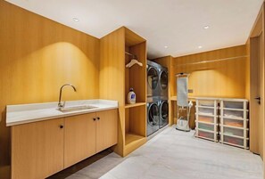 Unclassified image, 4 of 39, button - Zhenfeng Business Hotel (Ningbo)