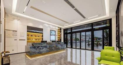 Zhenfeng Business Hotel