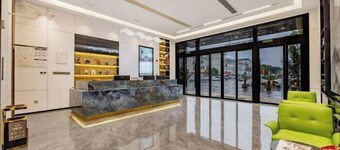 Zhenfeng Business Hotel