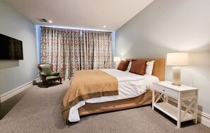 Coachman's Cottage | Individually decorated, individually furnished, iron/ironing board - Anlaby Station (Hamilton)