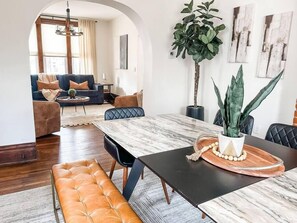 Dining - Oakwood Quarters (Columbus)