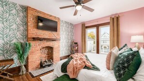 4 habitaciones, escritorio, tabla de planchar con plancha y wifi 