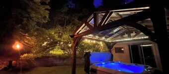 $0 Fees 7 Bdrms 9 Bthrms Minutes to Okemo Hot Tub