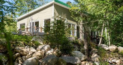Chalet Ohana - Intimate forest and spa - Pets welcome!