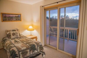 4 bedrooms, iron/ironing board, travel cot, free WiFi