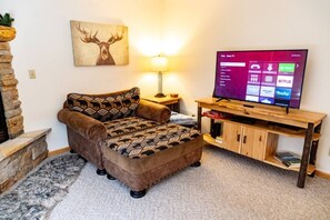 Smart TV, fireplace, DVD player, books - 5th Fairway Retreat is located on the golf course and features great amenities! (Red Lodge)