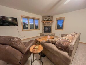 Smart TV, fireplace, DVD player, books - 5th Fairway Retreat is located on the golf course and features great amenities! (Red Lodge)