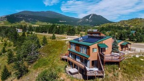 Exterior - Bannock Trail Lodge-Sleeps 19-Pet-Friendly-Hot Tub (Red Lodge)
