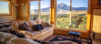 Bannock Trail Lodge-Sleeps 19-Pet-Friendly-Hot Tub