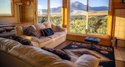 Bannock Trail Lodge-Sleeps 19-Pet-Friendly-Hot Tub
