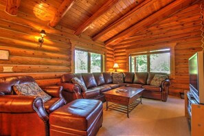 TV, fireplace, DVD player - Amazing Log Cabin Close to Town with two kitchens and two living rooms (Red Lodge)