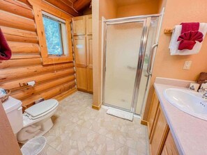 Shower, hair dryer, towels, soap - Bison Turf- Hot Tub-Views - Close to Downtown (Red Lodge)